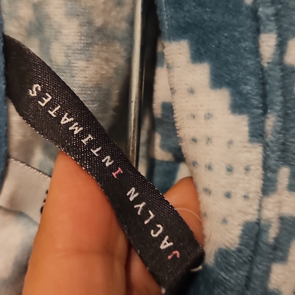 Jaclyn Intimates Winter Pajamas Set - Picture 7 of 7